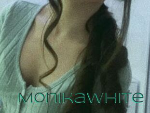 M0nikaWhite