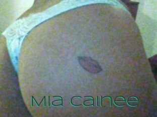 Mia_Cainee