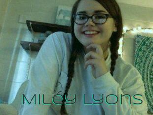 Miley_Lyons