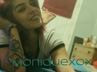 MoniqueXox